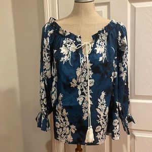 Made with love blouse blue white floral top Long sleeves keyhole ruffle M Medium